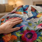 Puha flanell takaró virágmintával – puha és meleg, kényelmes órákat biztosít 🌸🛋️